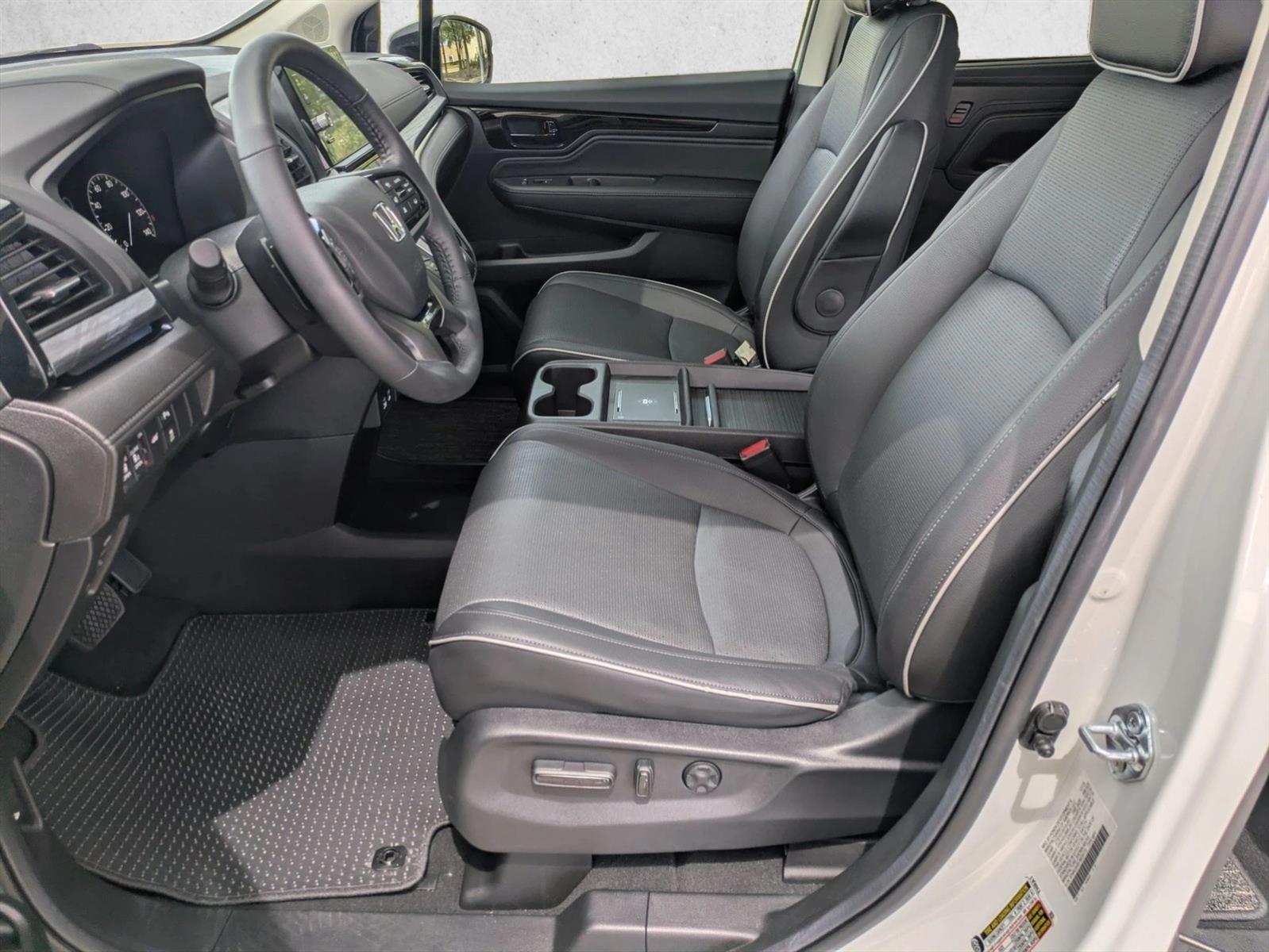 2026 Honda Odyssey Elite - Photo 17