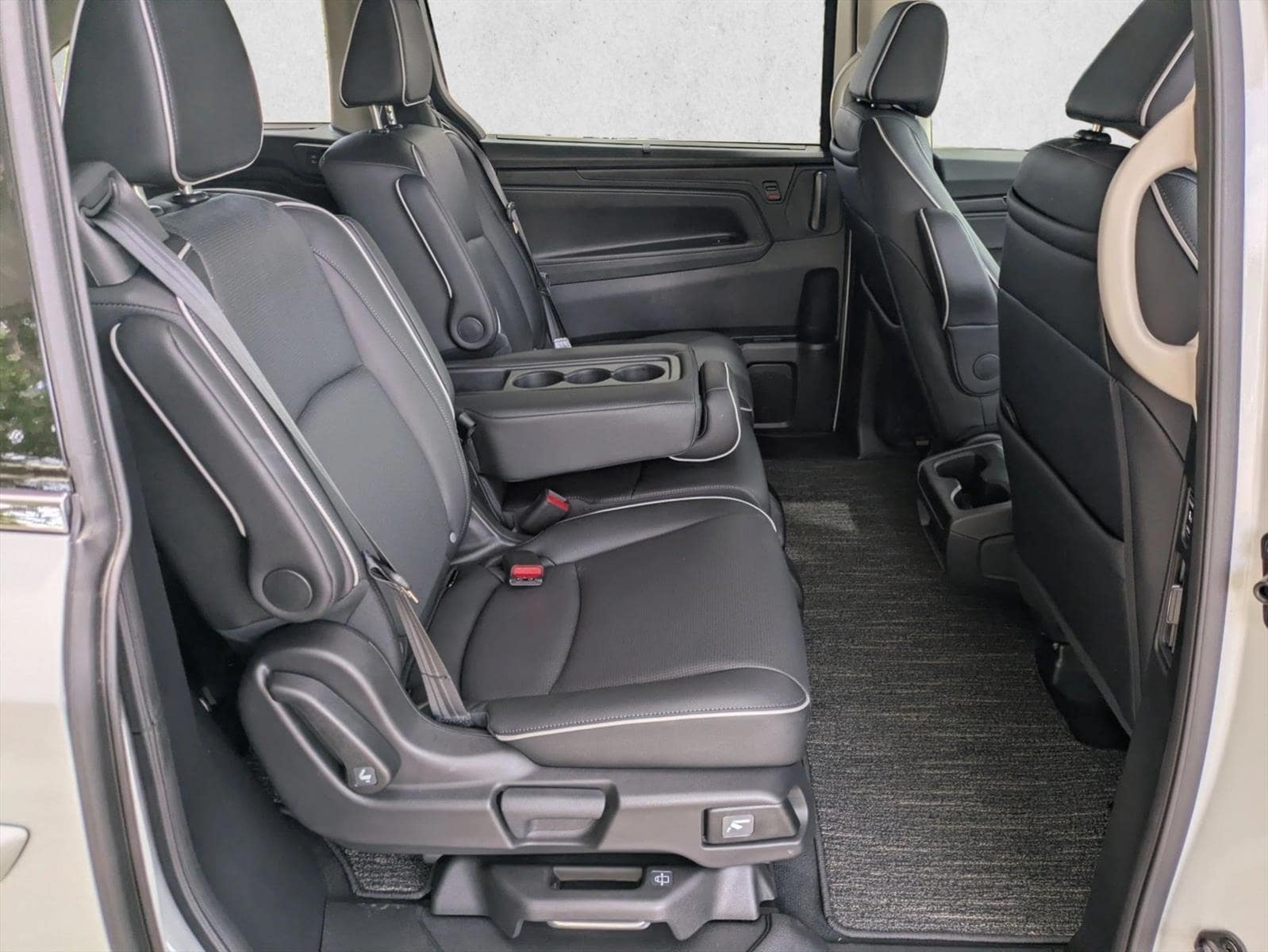 2026 Honda Odyssey Elite - Photo 23