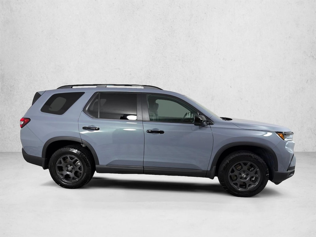 Used 2025 Honda Pilot TrailSport SUV