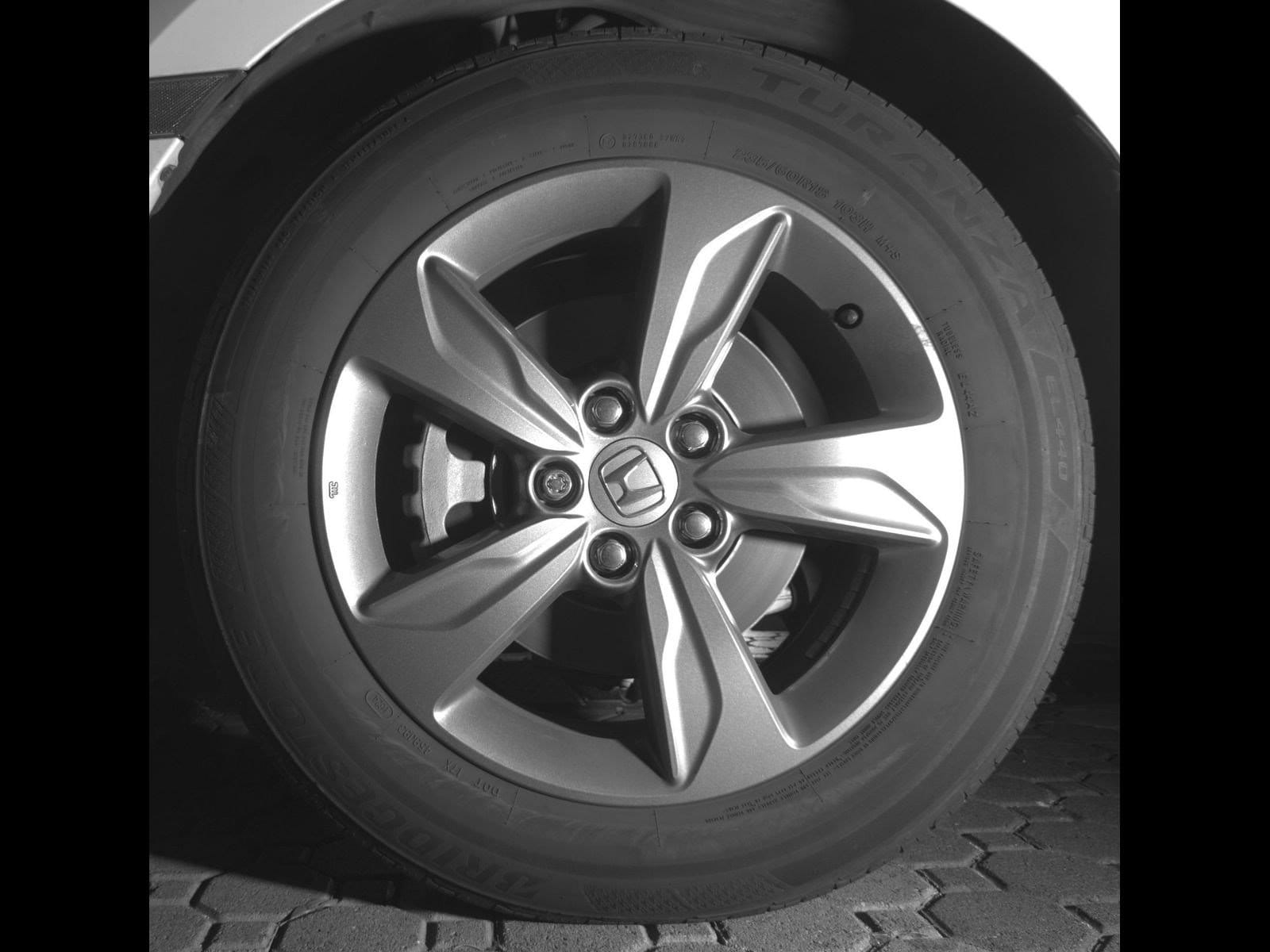 2024 Honda Odyssey EX - Photo 28