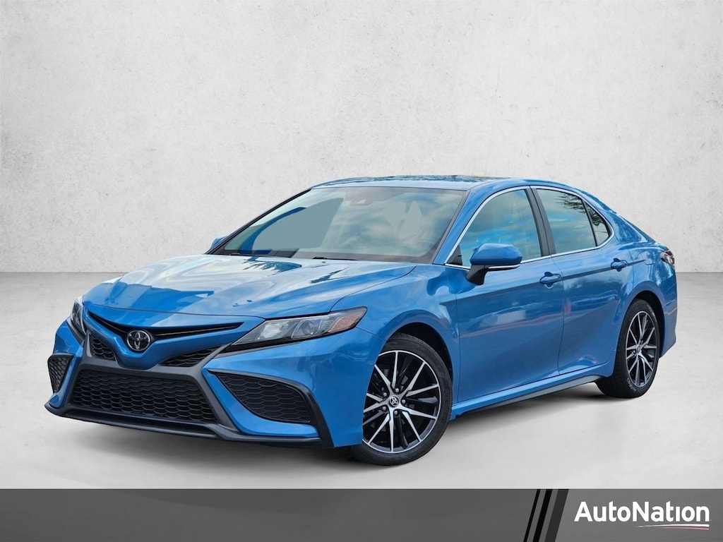 Used 2023 Toyota Camry SE Sedan