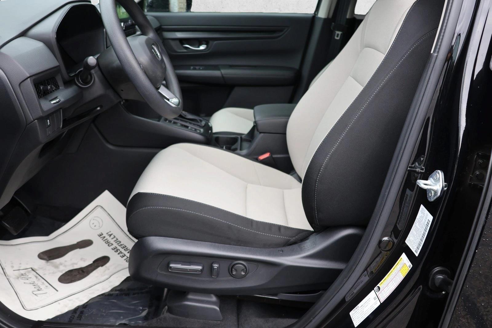 2025 Honda CR-V EX - Photo 11