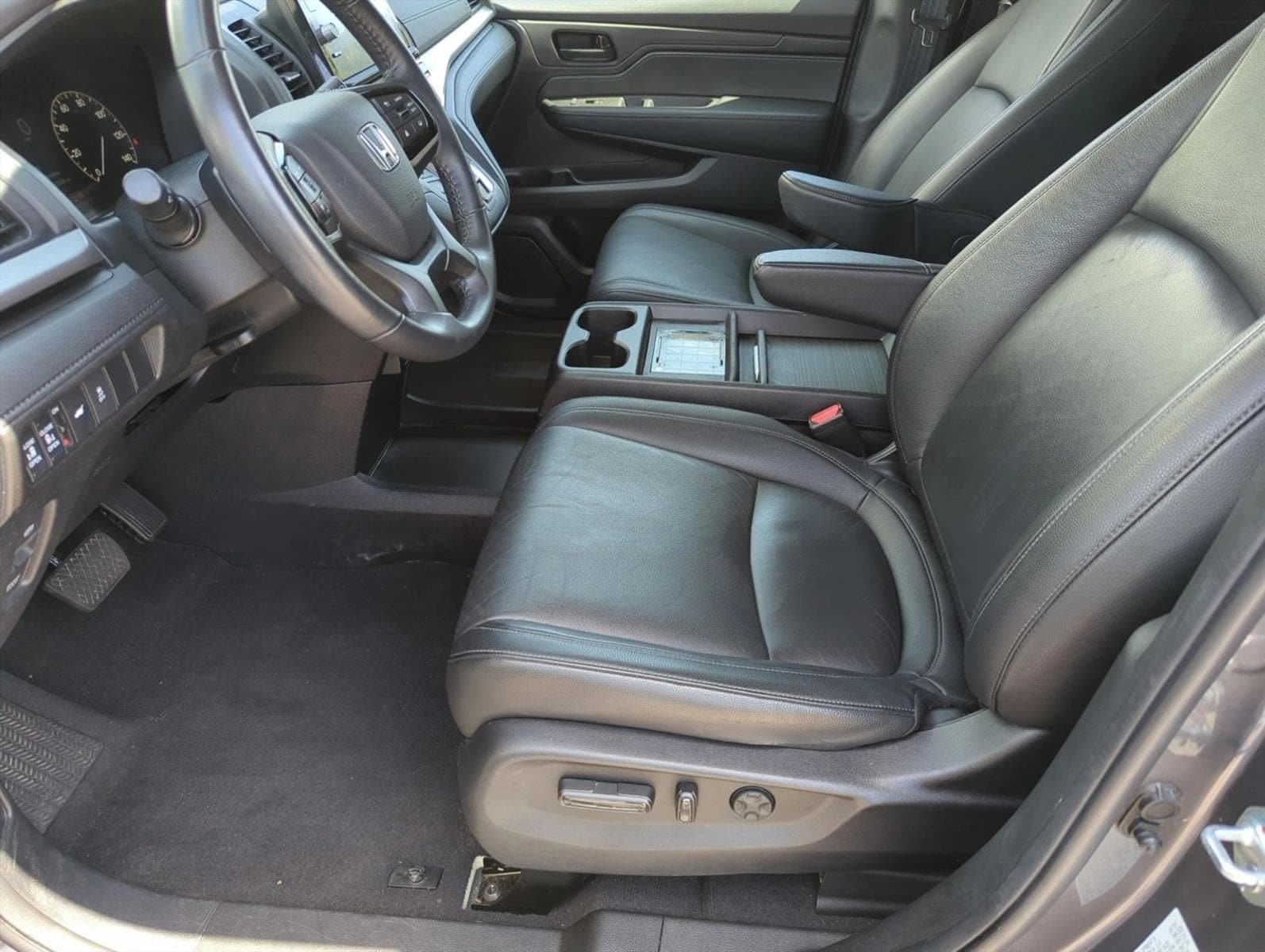 2025 Honda Odyssey EX-L - Photo 16