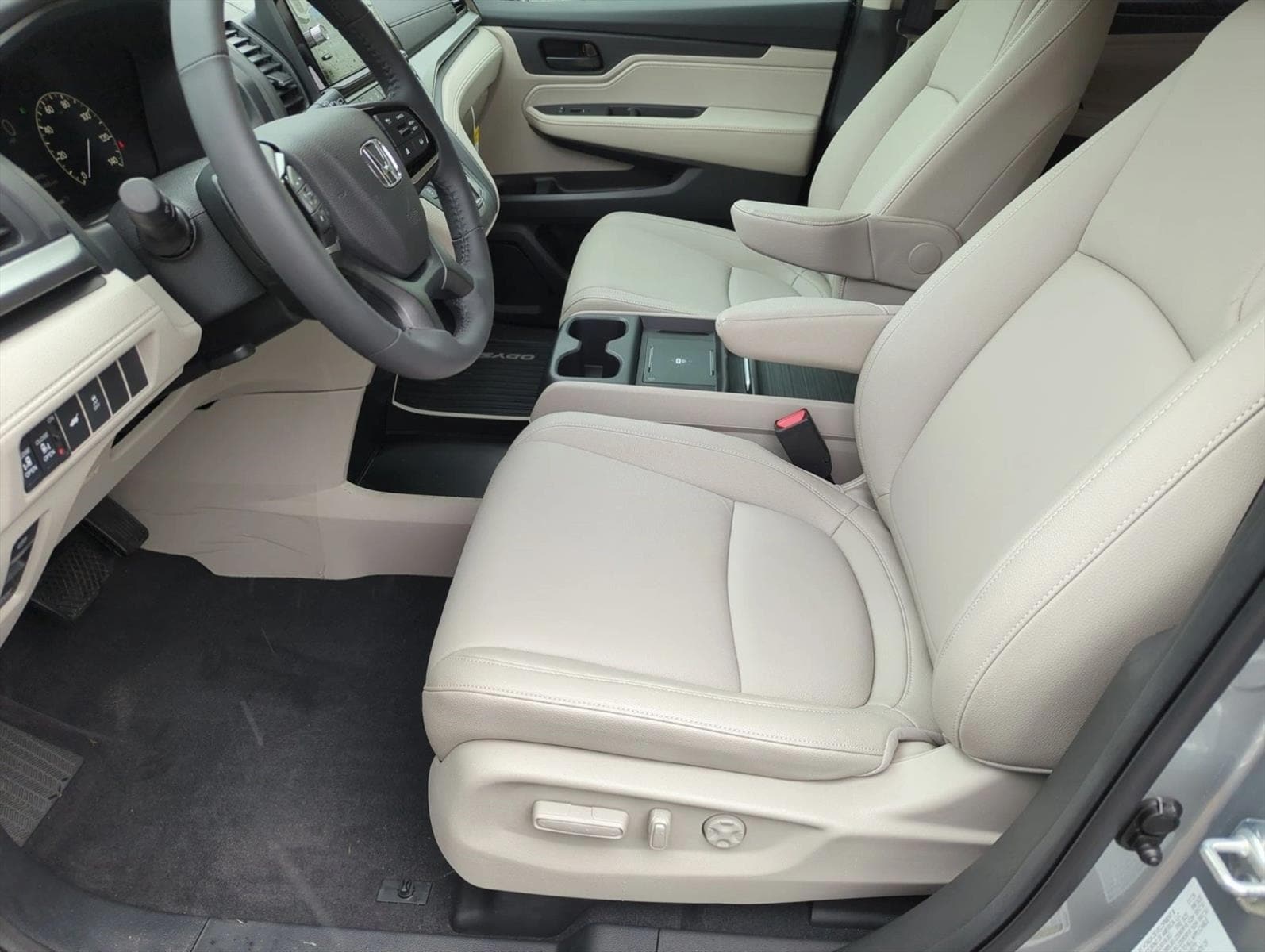 2026 Honda Odyssey EX-L - Photo 16