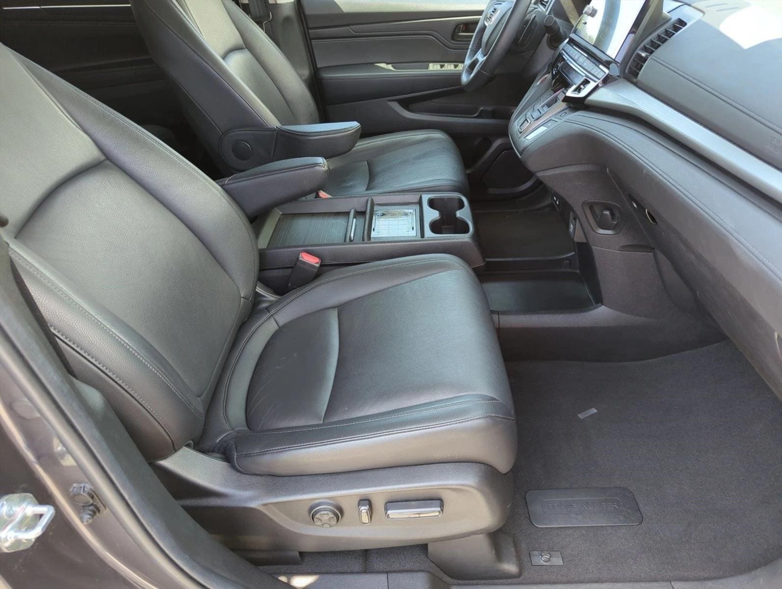 2025 Honda Odyssey EX-L - Photo 22