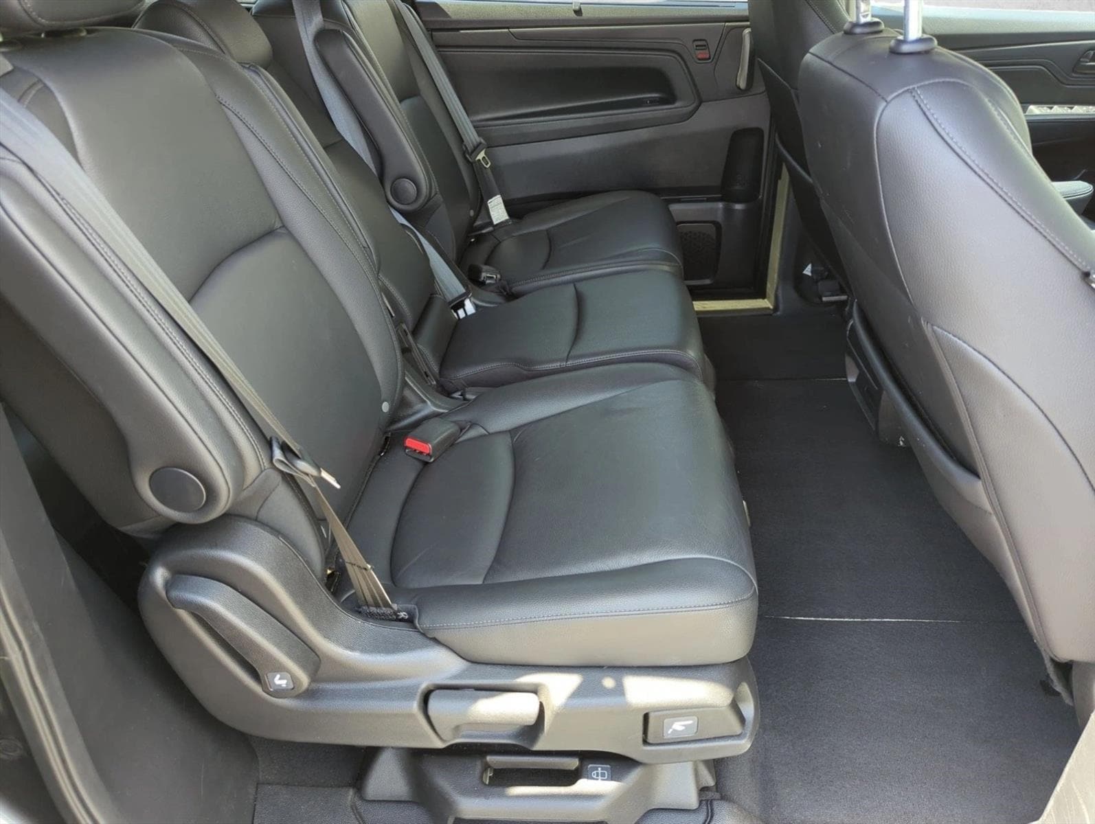 2025 Honda Odyssey EX-L - Photo 21