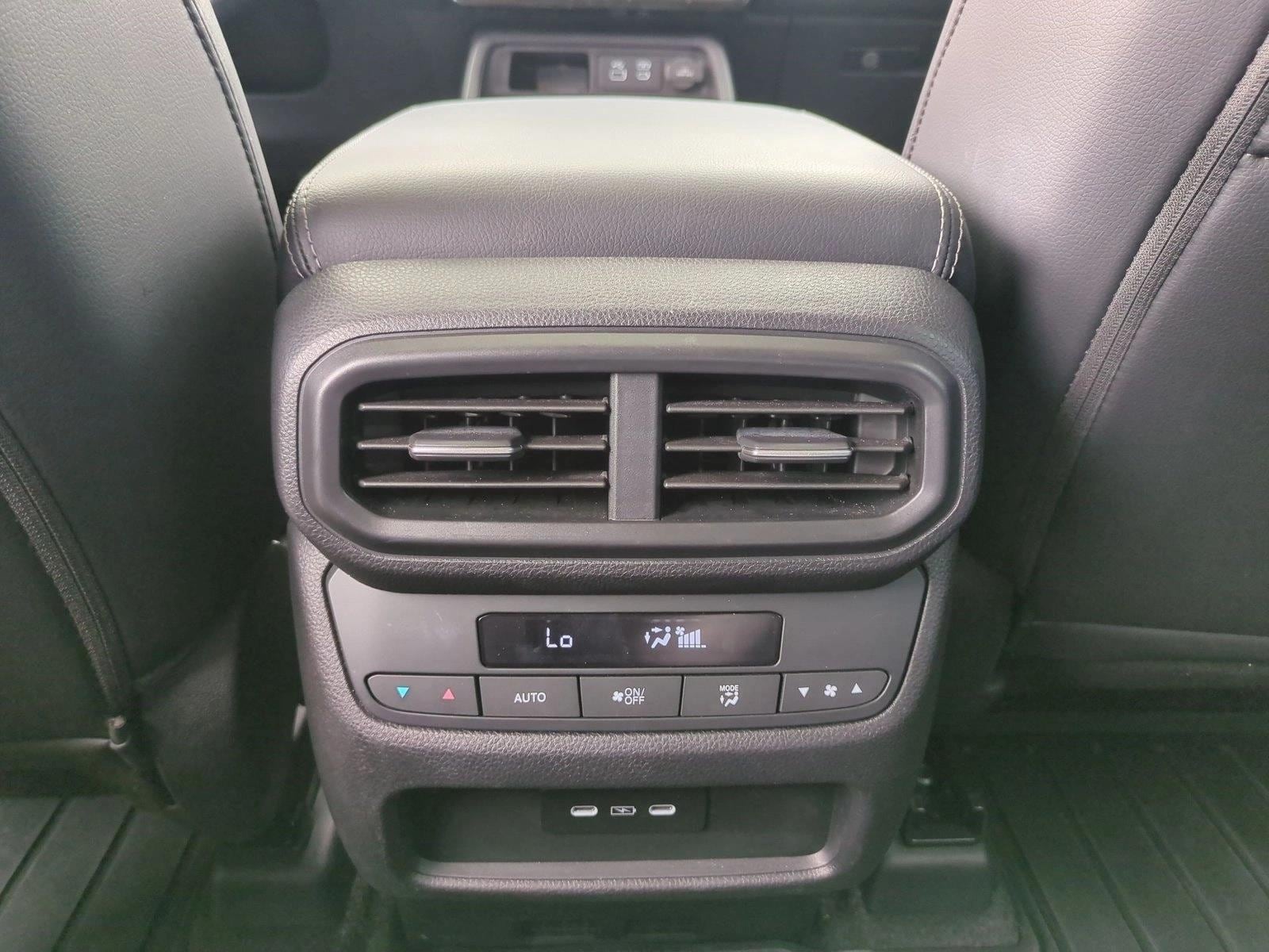 2024 Honda Pilot Touring - Photo 17