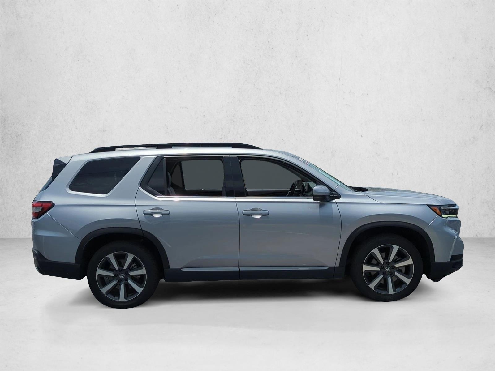 Used 2025 Honda Pilot Touring SUV