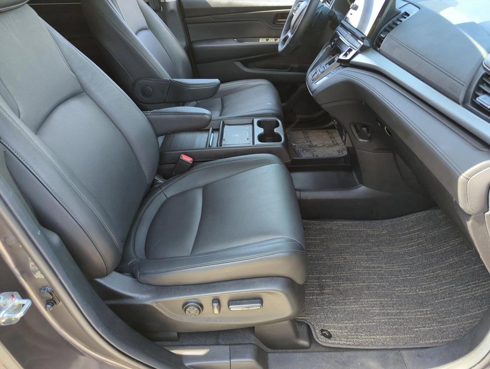 2025 Honda Odyssey EX-L - Photo 22