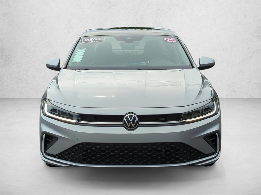 Used 2025 Volkswagen Jetta 1.5T SE Sedan