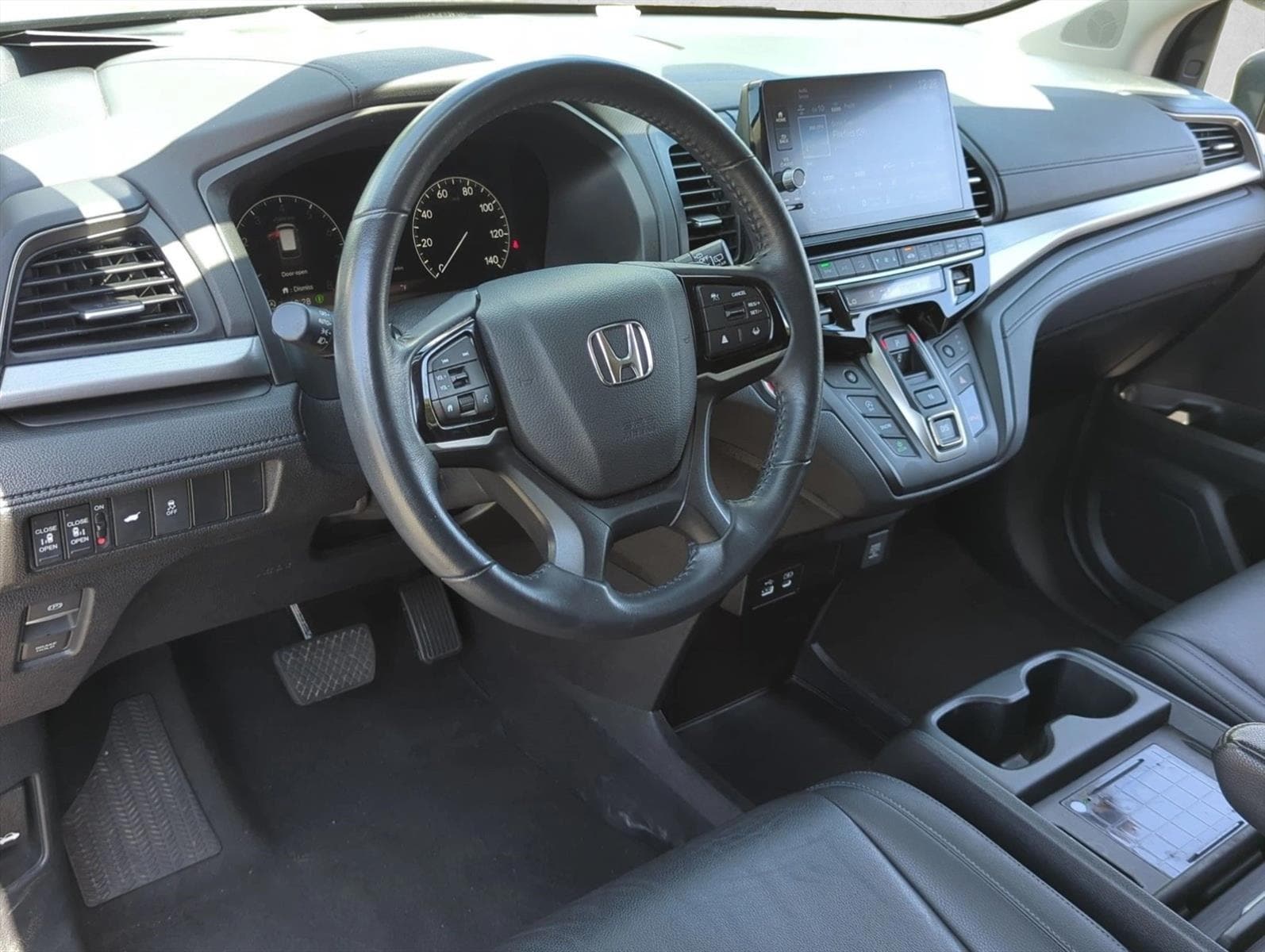 2025 Honda Odyssey EX-L - Photo 10