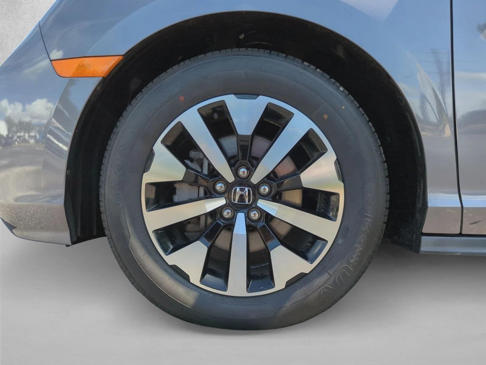 2025 Honda Odyssey EX-L - Photo 25