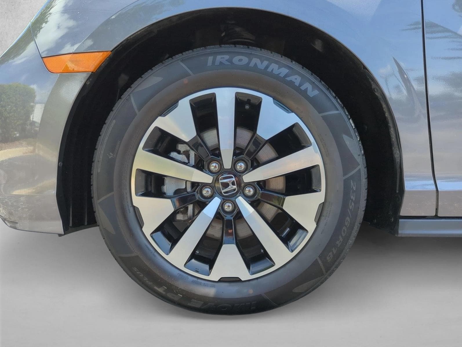 2025 Honda Odyssey EX-L - Photo 25