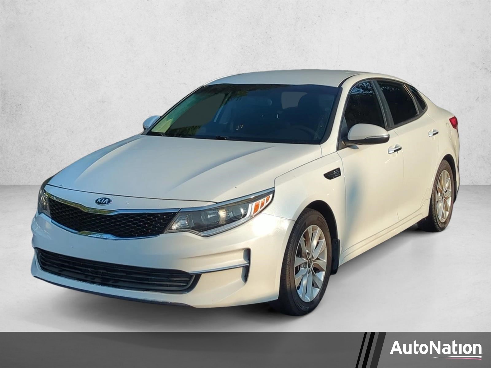 Used 2018 Kia Optima LX Sedan