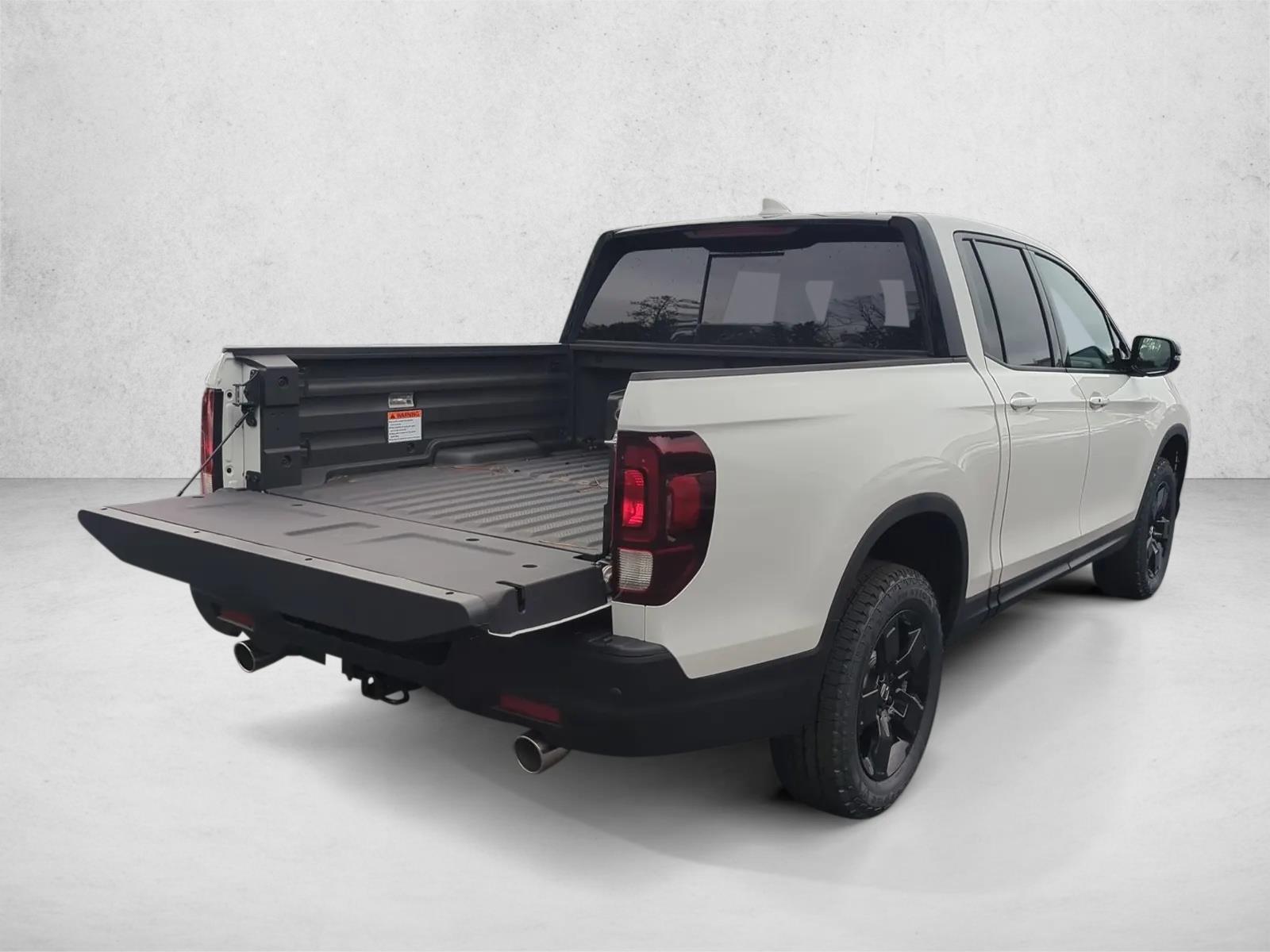 2026 Honda Ridgeline Black Edition - Photo 2