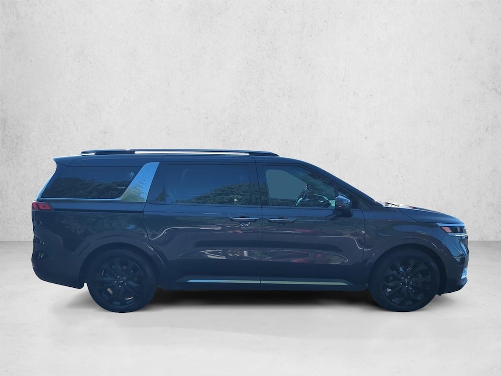 Used 2024 Kia Carnival SX MPV
