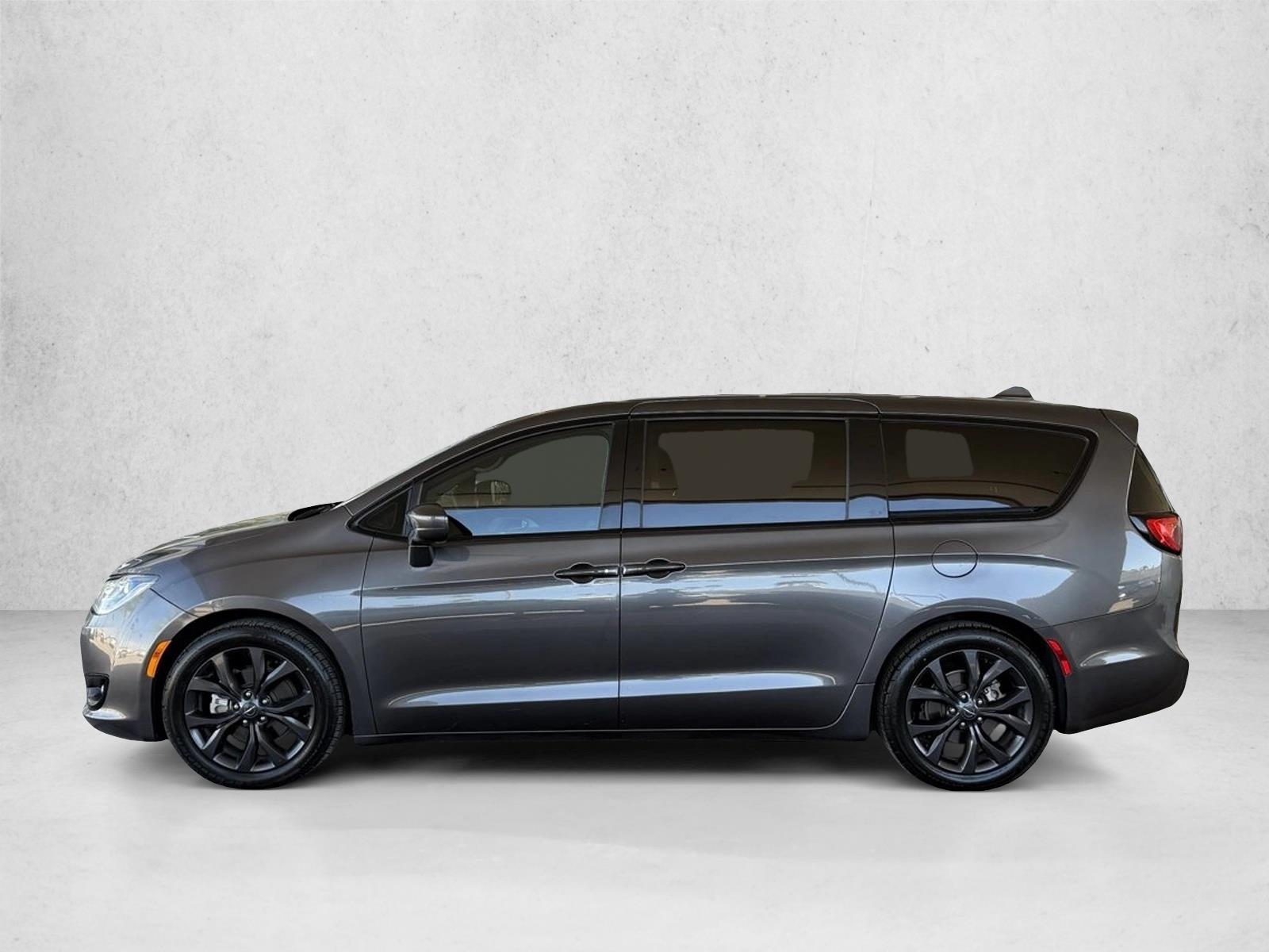 2C4RC1FG6JR227810