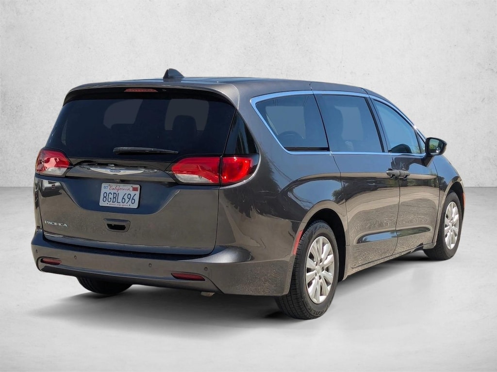 Used 2018 Chrysler Pacifica L Van