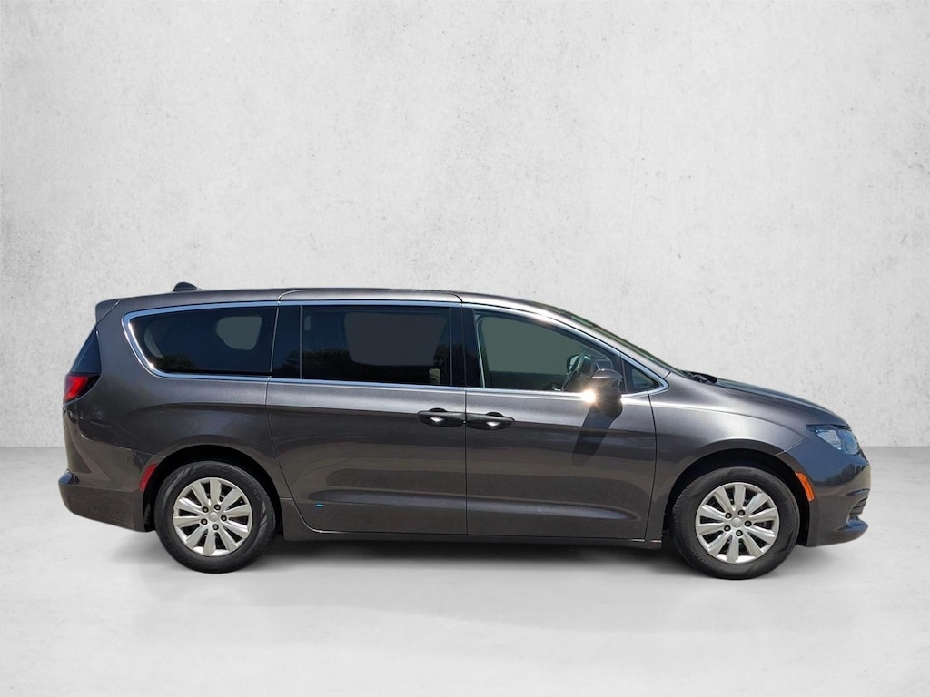 Used 2018 Chrysler Pacifica L Van