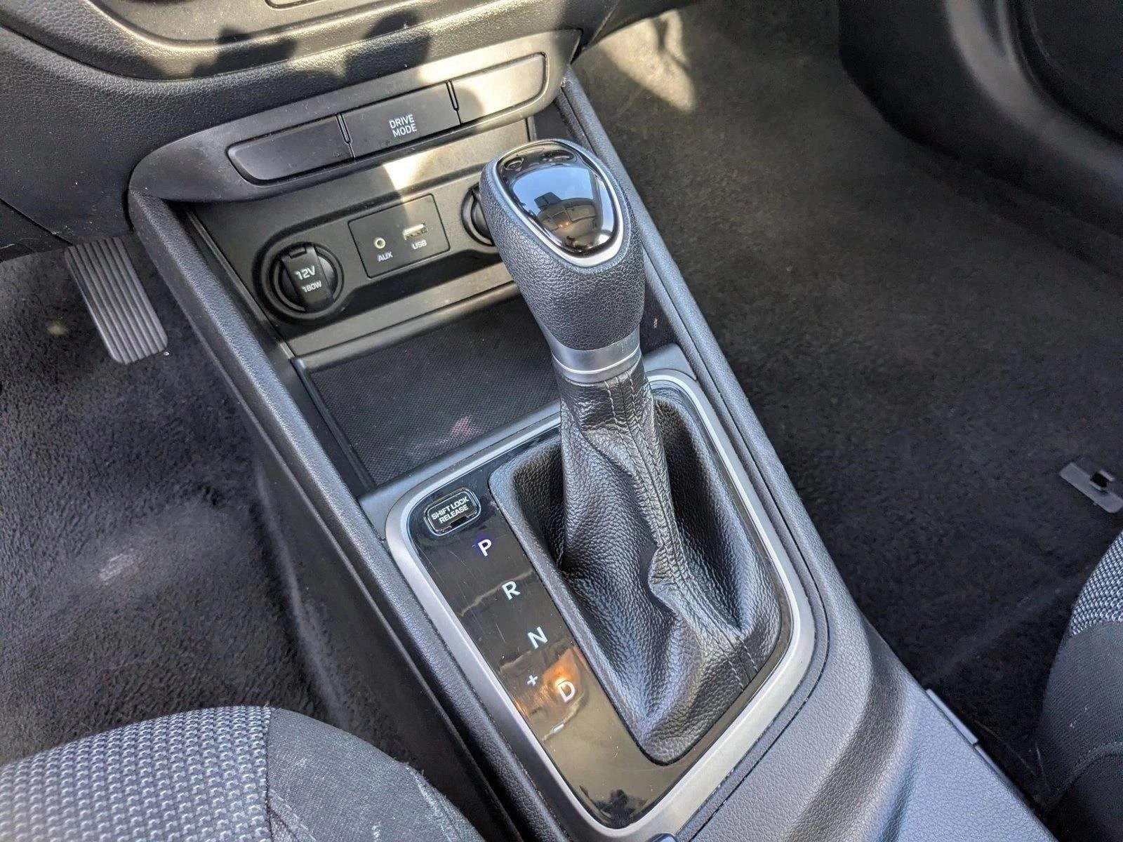 2020 Hyundai Accent SE - Photo 11