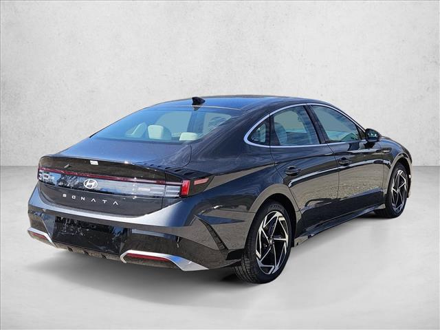 2025 Hyundai Sonata SEL - Photo 2