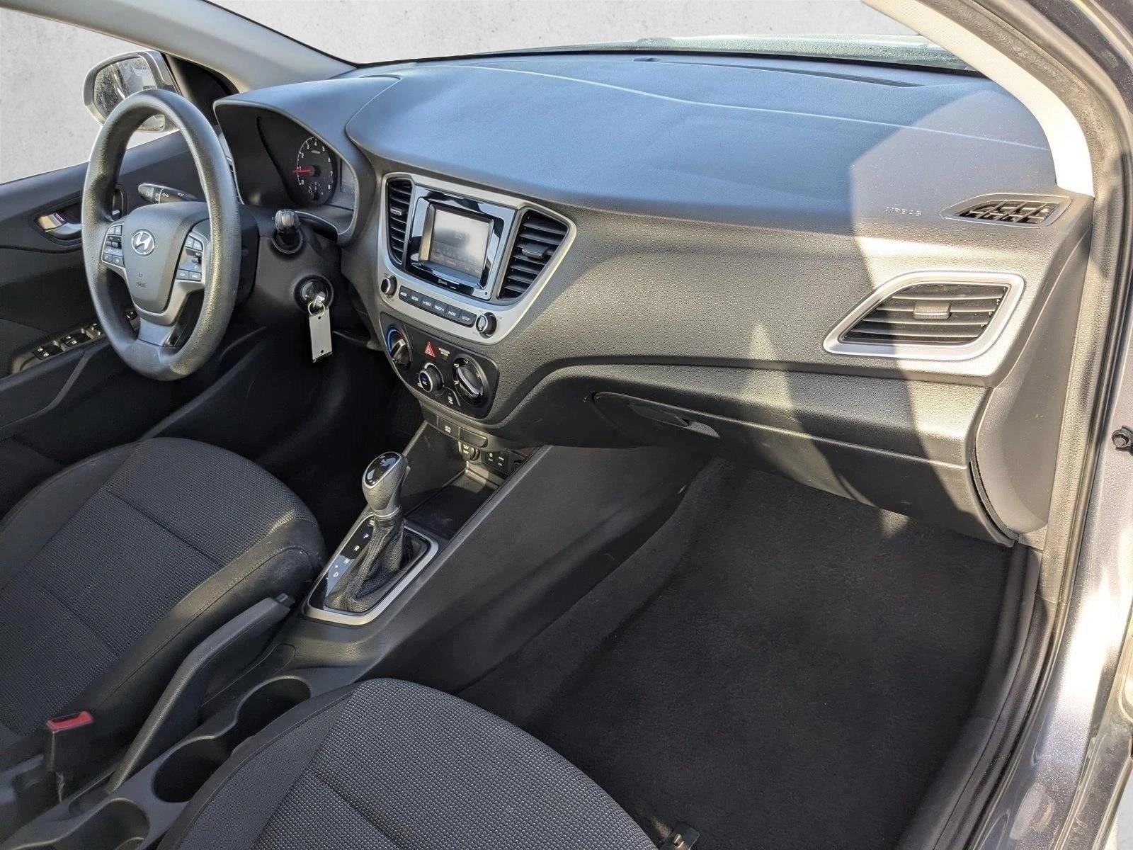 2020 Hyundai Accent SE - Photo 18