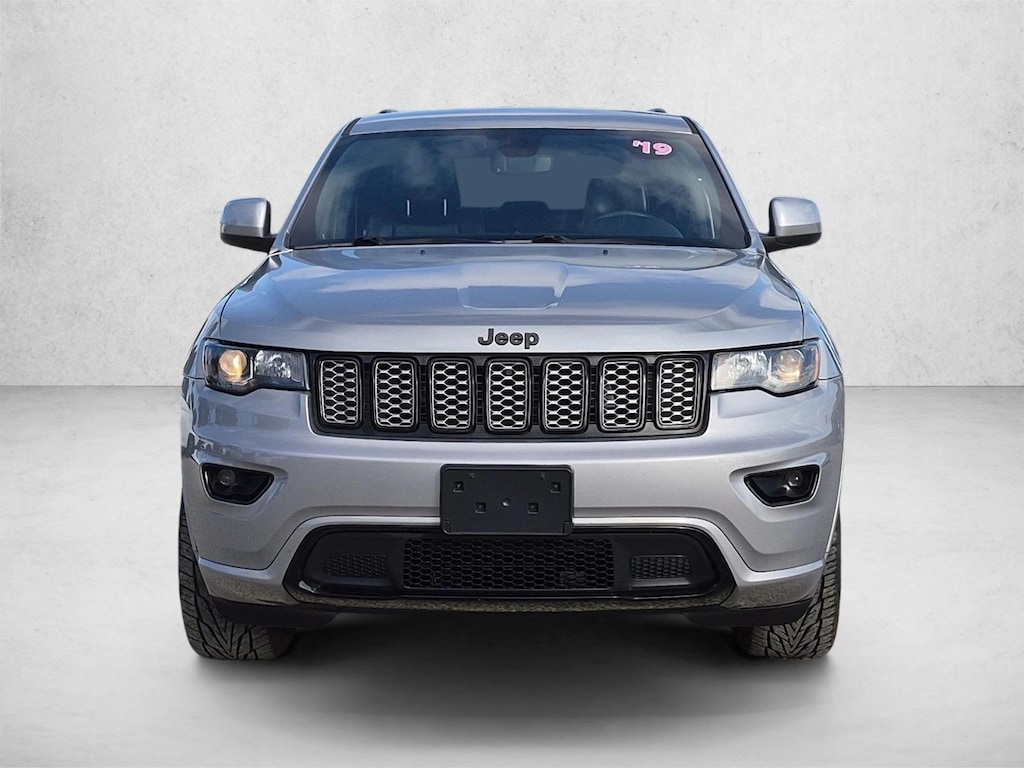 Used 2019 Jeep Grand Cherokee Laredo SUV