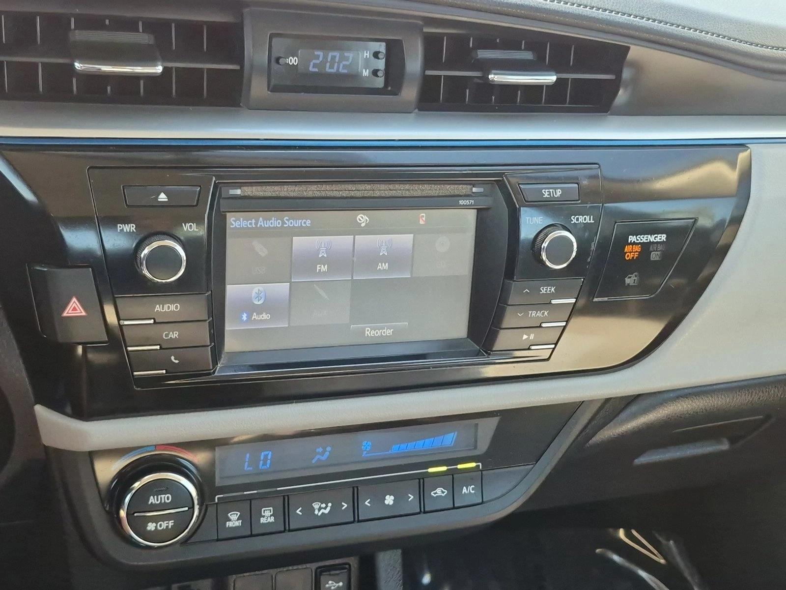 2016 Toyota Corolla LE - Photo 12