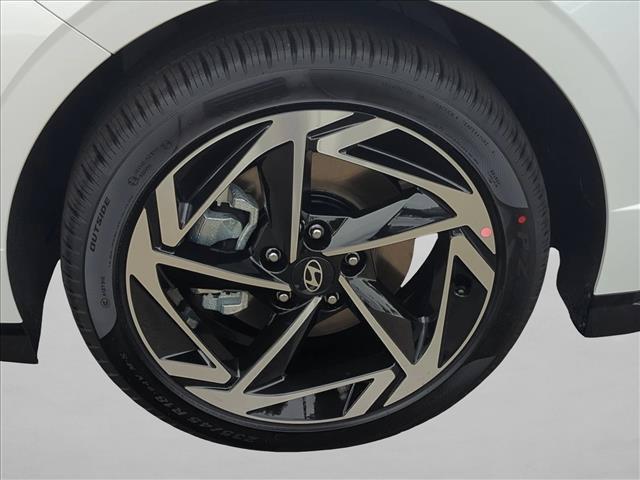 2025 Hyundai Sonata SEL - Photo 9