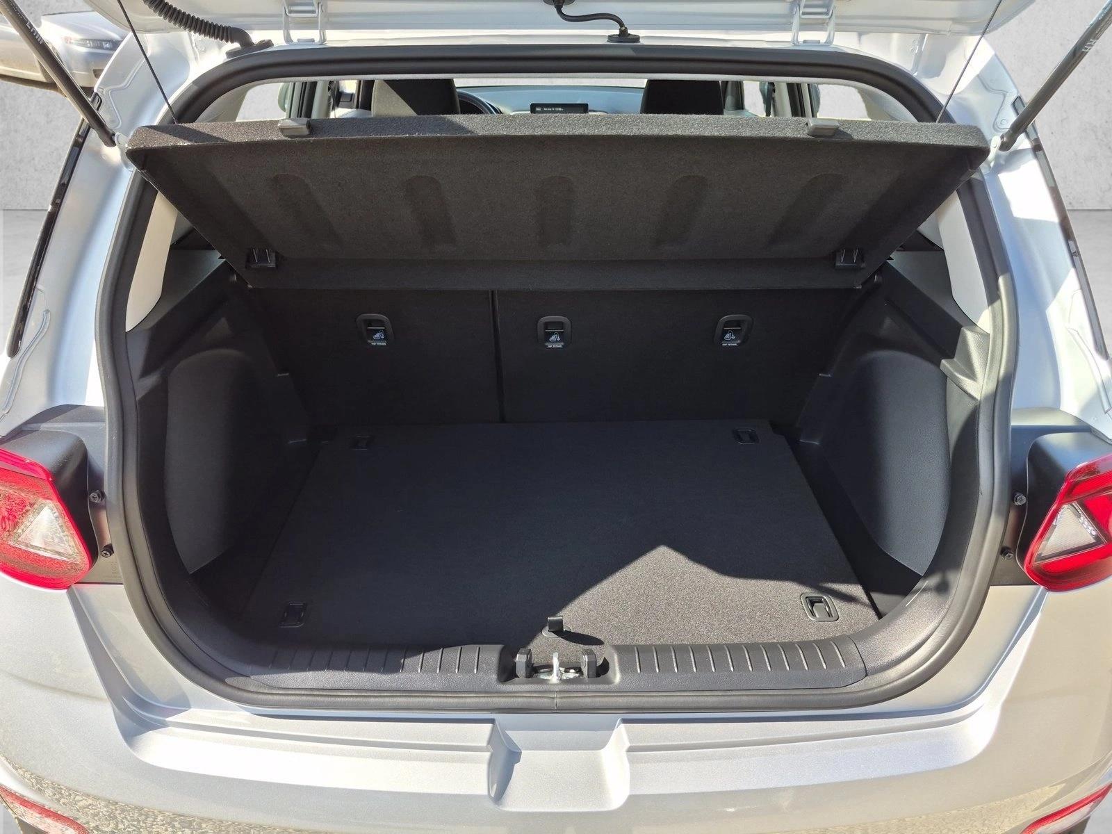 2026 Hyundai Venue SEL - Photo 6