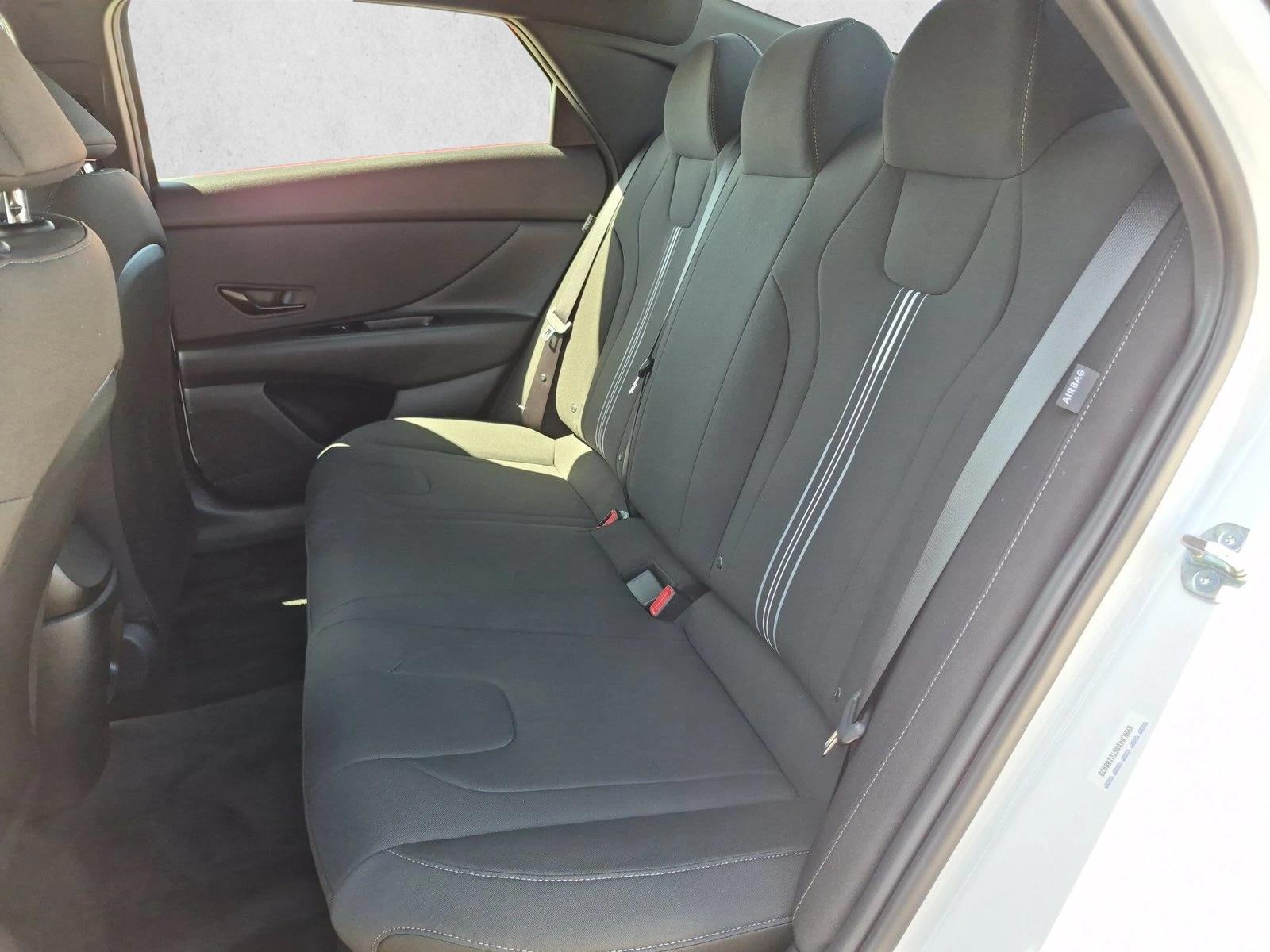 2026 Hyundai Elantra SEL Sport - Photo 17