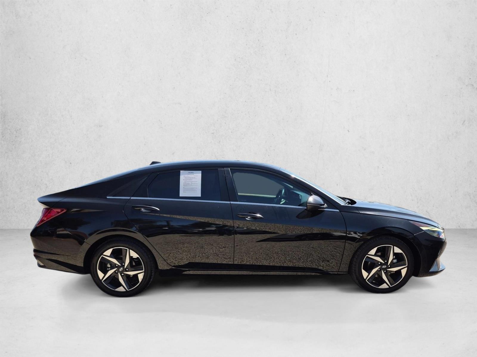 Used 2022 Hyundai Elantra Limited Sedan