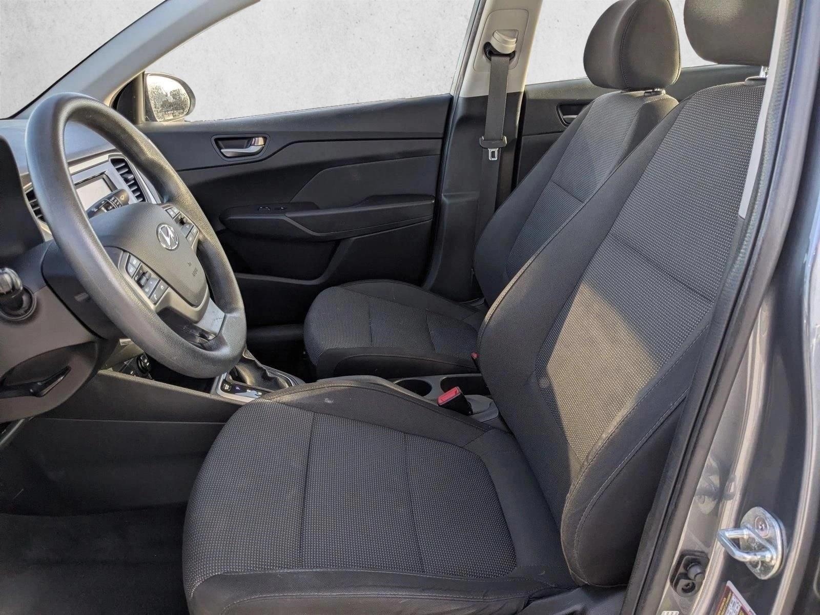 2020 Hyundai Accent SE - Photo 13