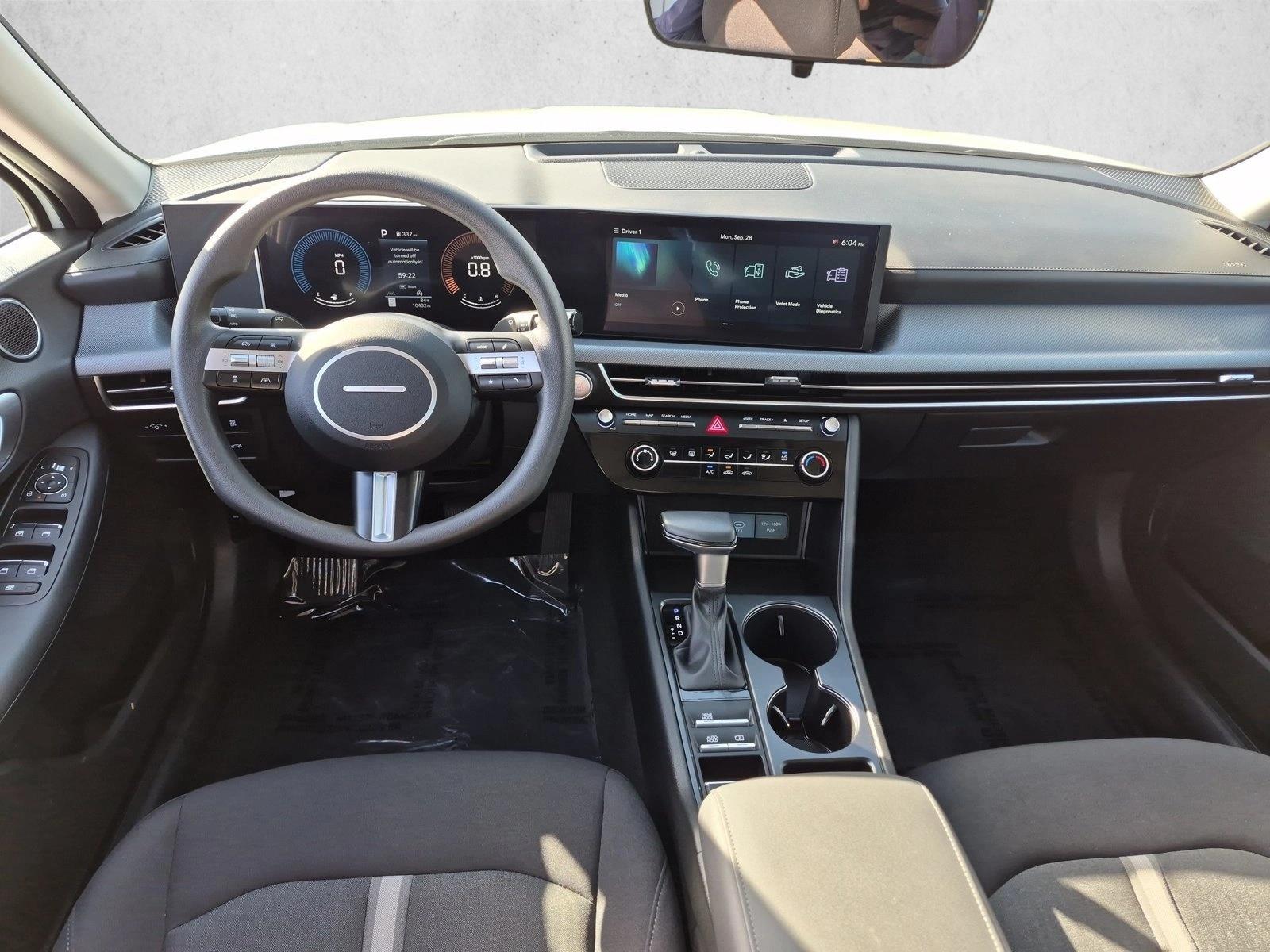 2025 Hyundai Sonata SE - Photo 16