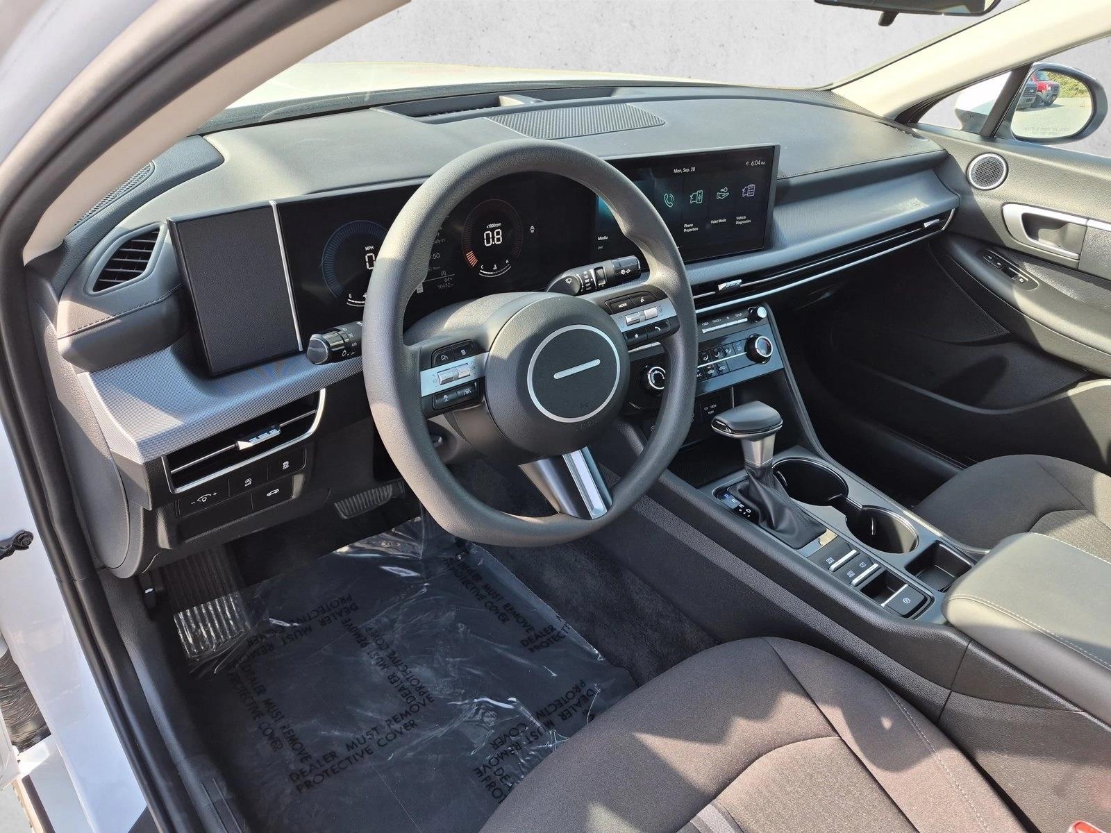2025 Hyundai Sonata SE - Photo 10