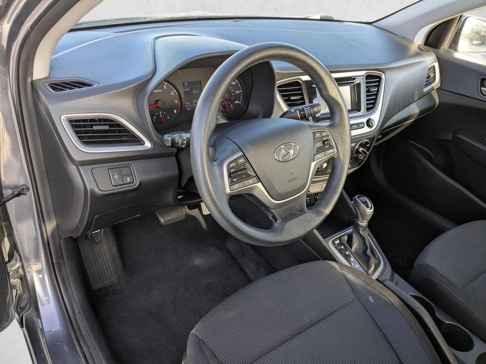 2020 Hyundai Accent SE - Photo 9