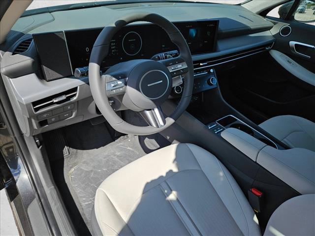 2025 Hyundai Sonata SEL - Photo 3