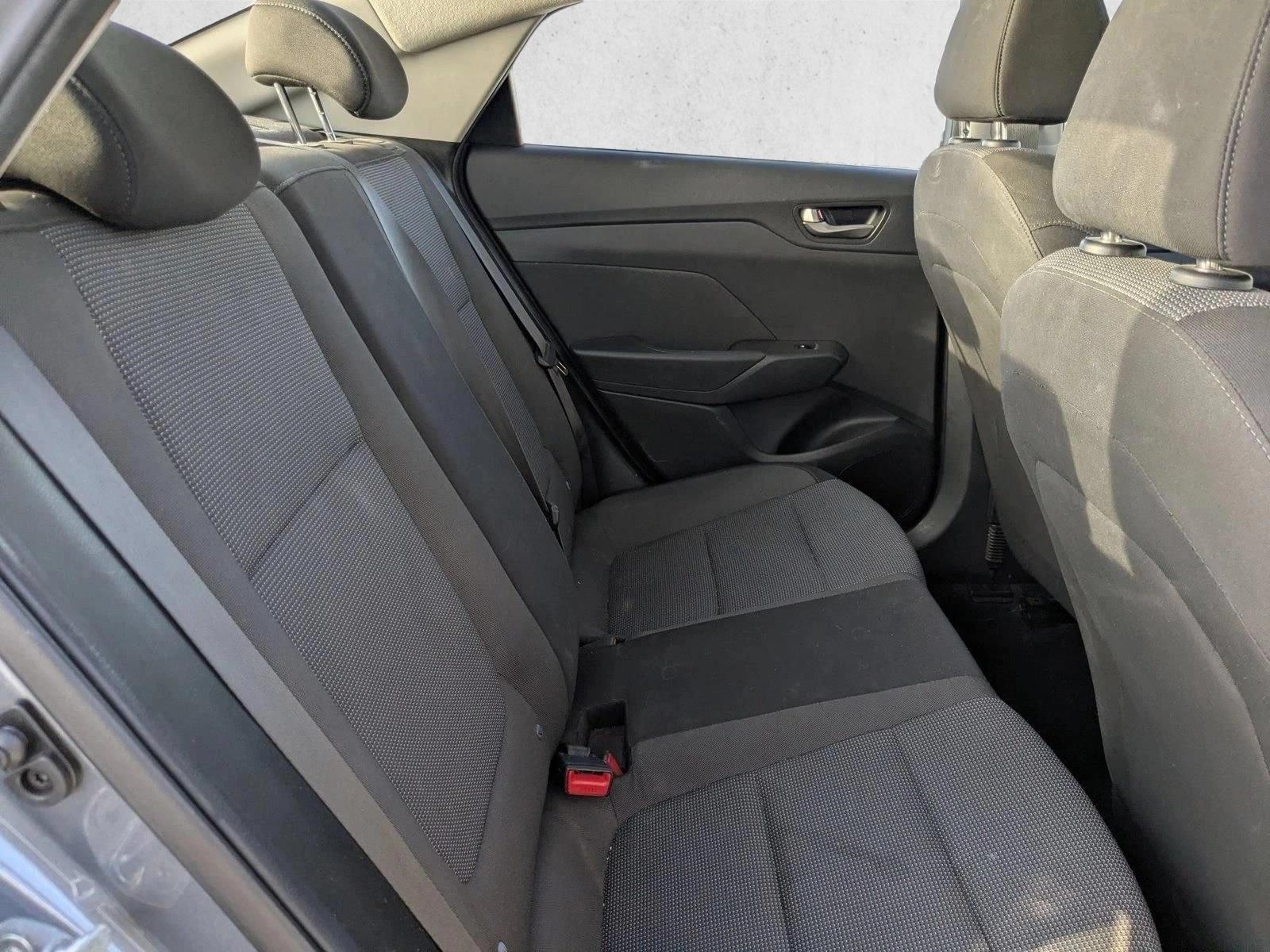 2020 Hyundai Accent SE - Photo 16