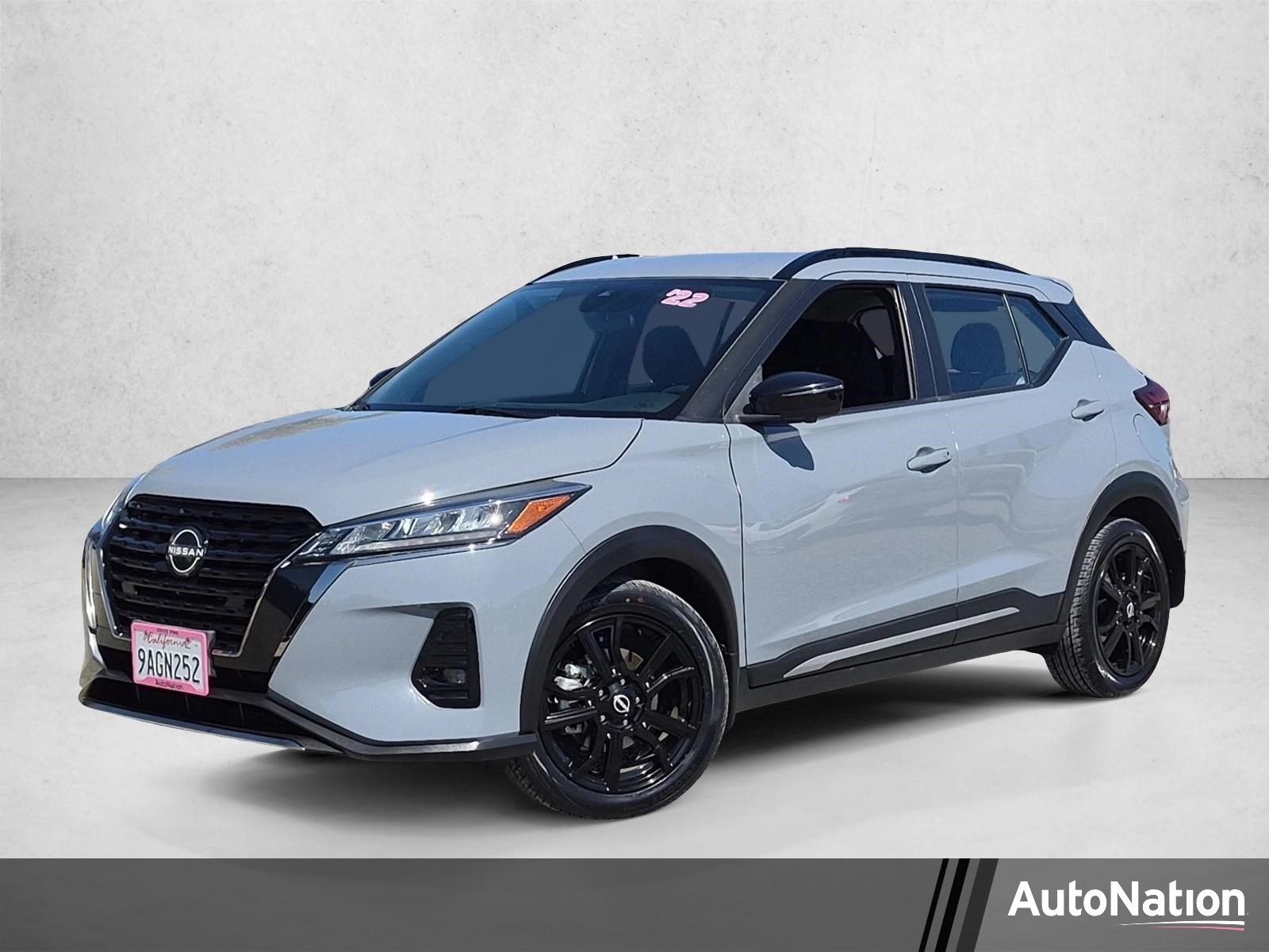 2022 Nissan Kicks SR