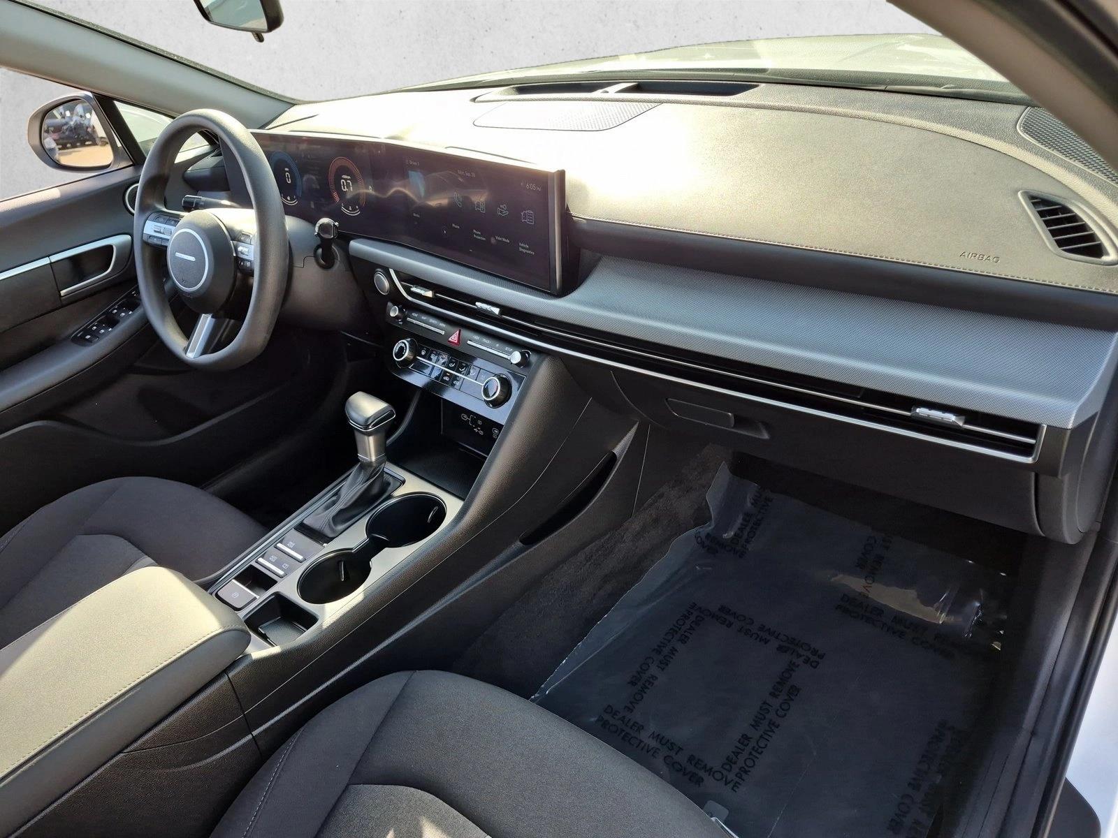 2025 Hyundai Sonata SE - Photo 19