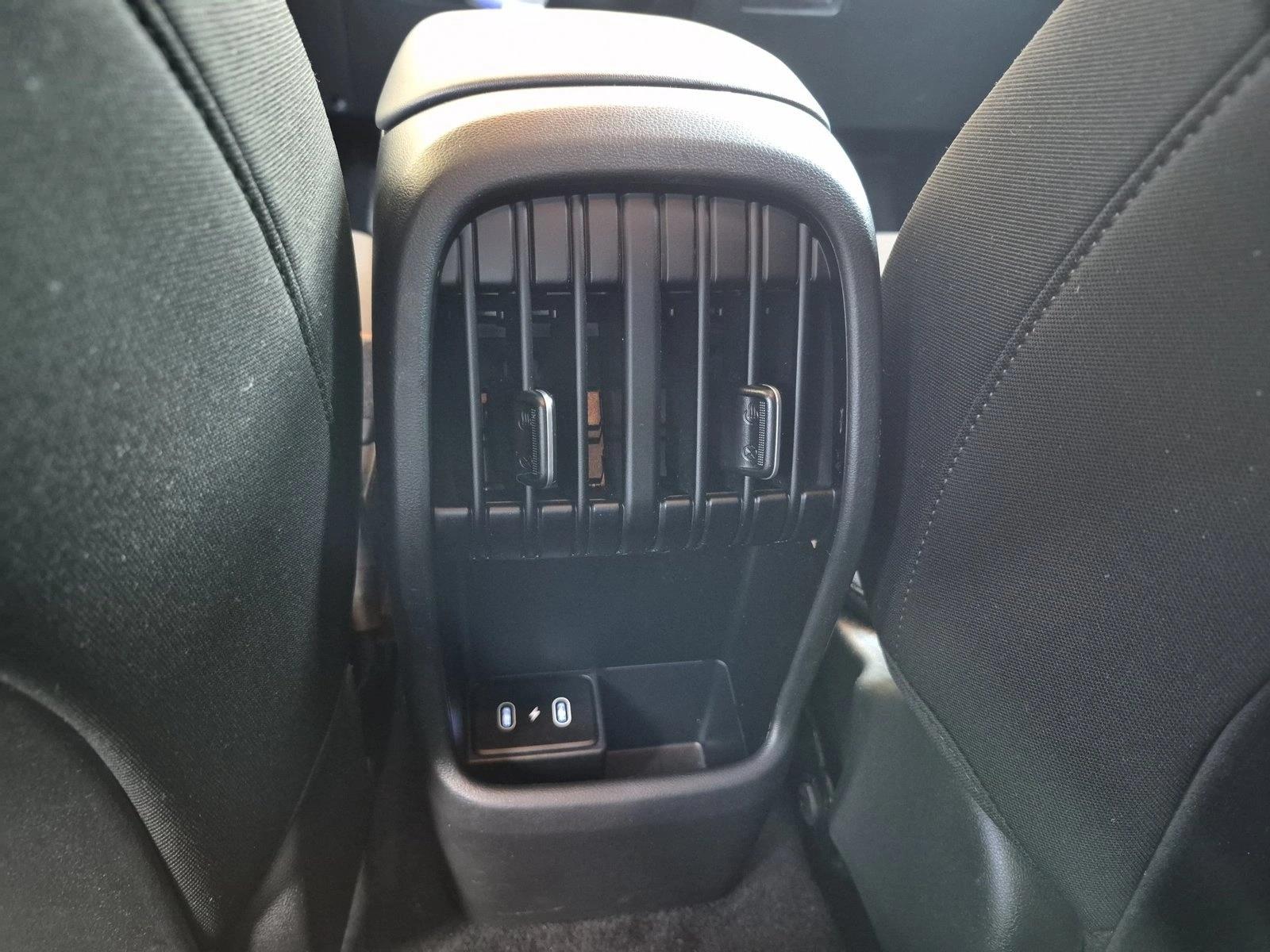 2025 Hyundai Kona SEL - Photo 16