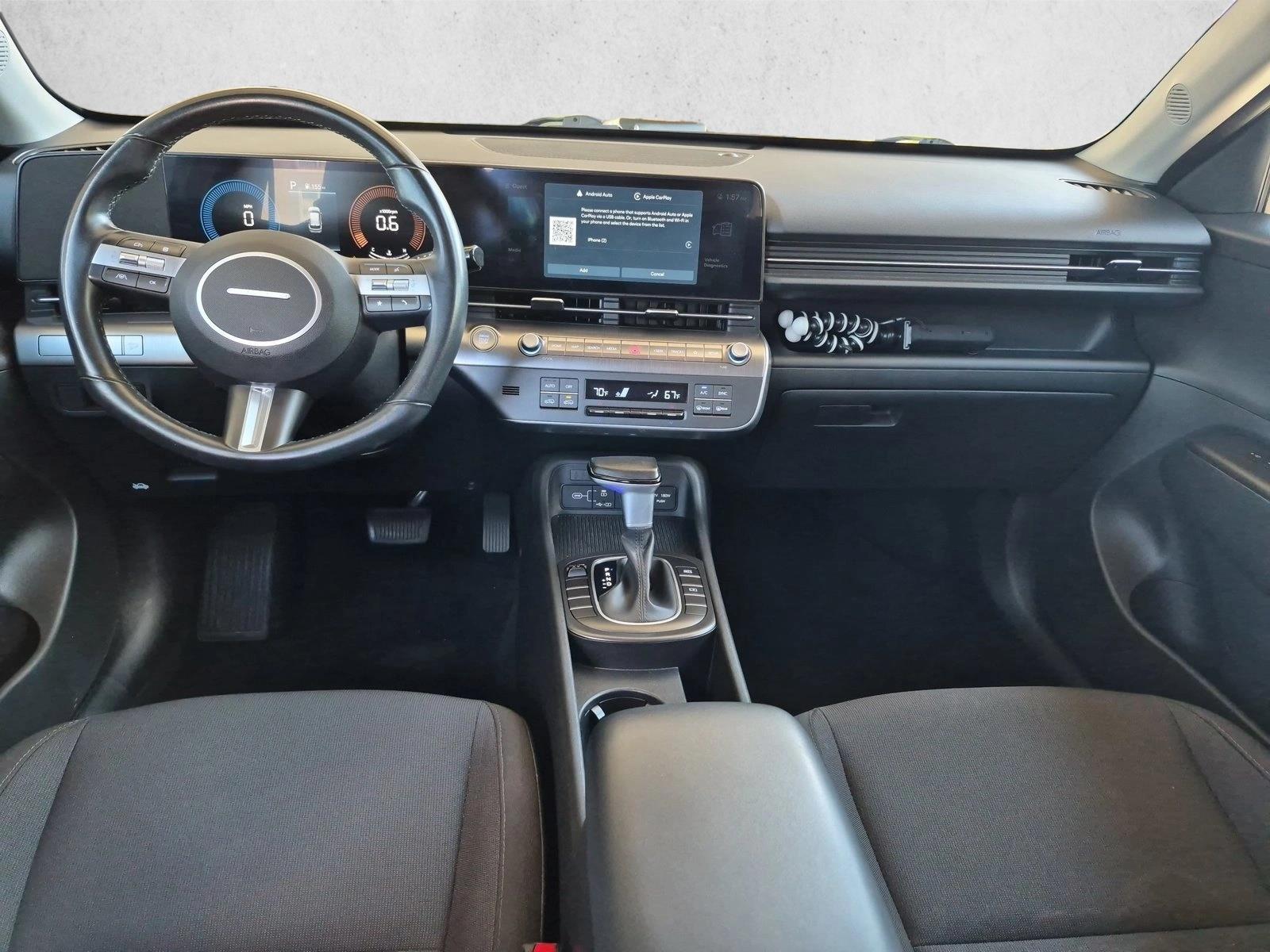 2025 Hyundai Kona SEL - Photo 17