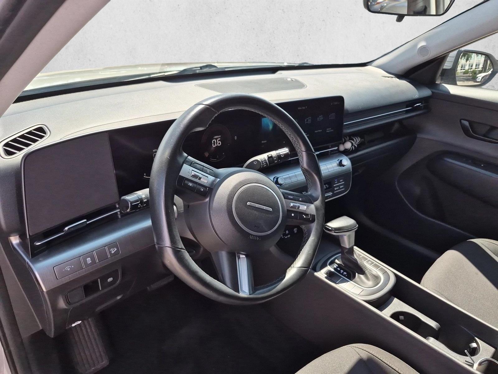 2025 Hyundai Kona SEL - Photo 10