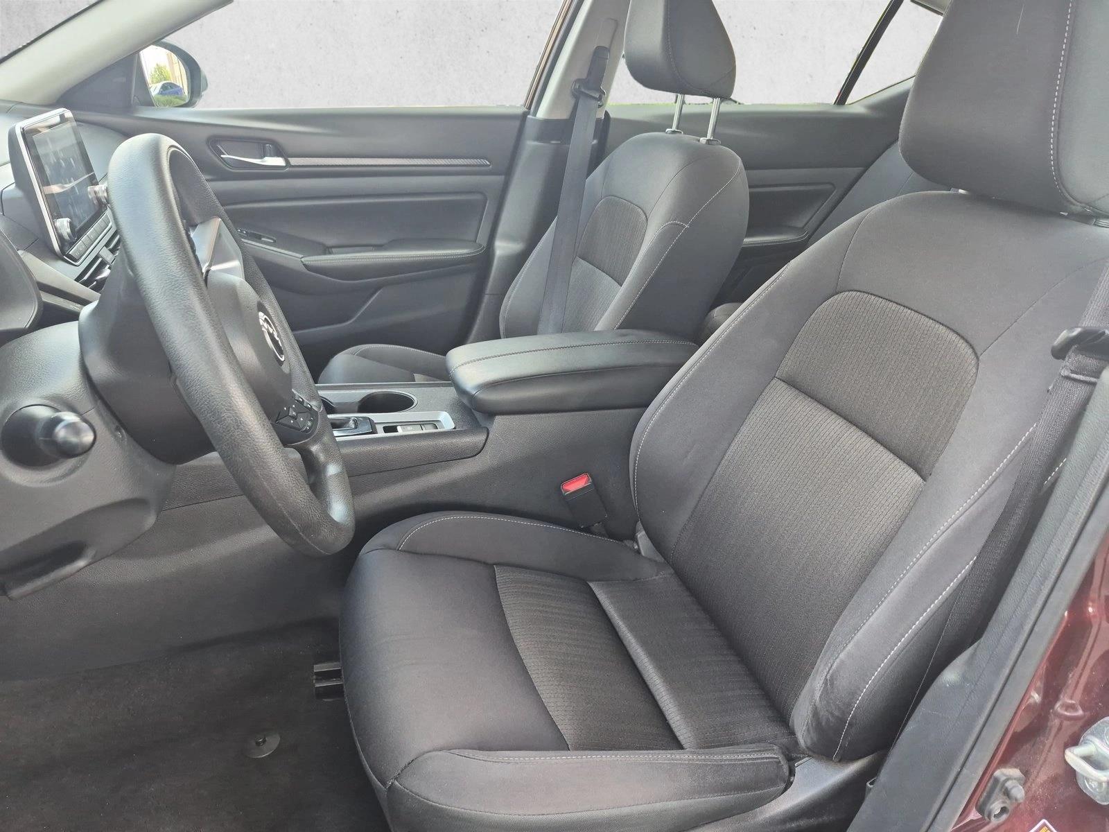 2025 Nissan Altima SV - Photo 15