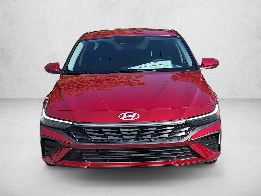 Used 2026 Hyundai Elantra SE 4dr Car