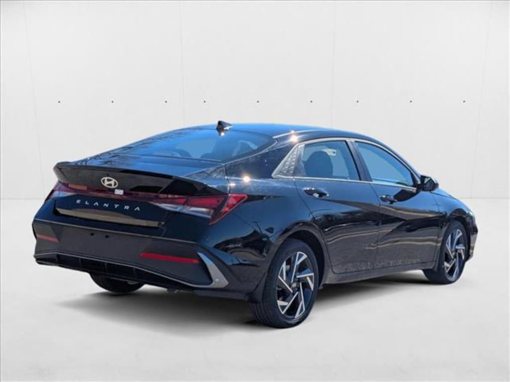 New 2025 Hyundai Elantra SEL Sport Sedan