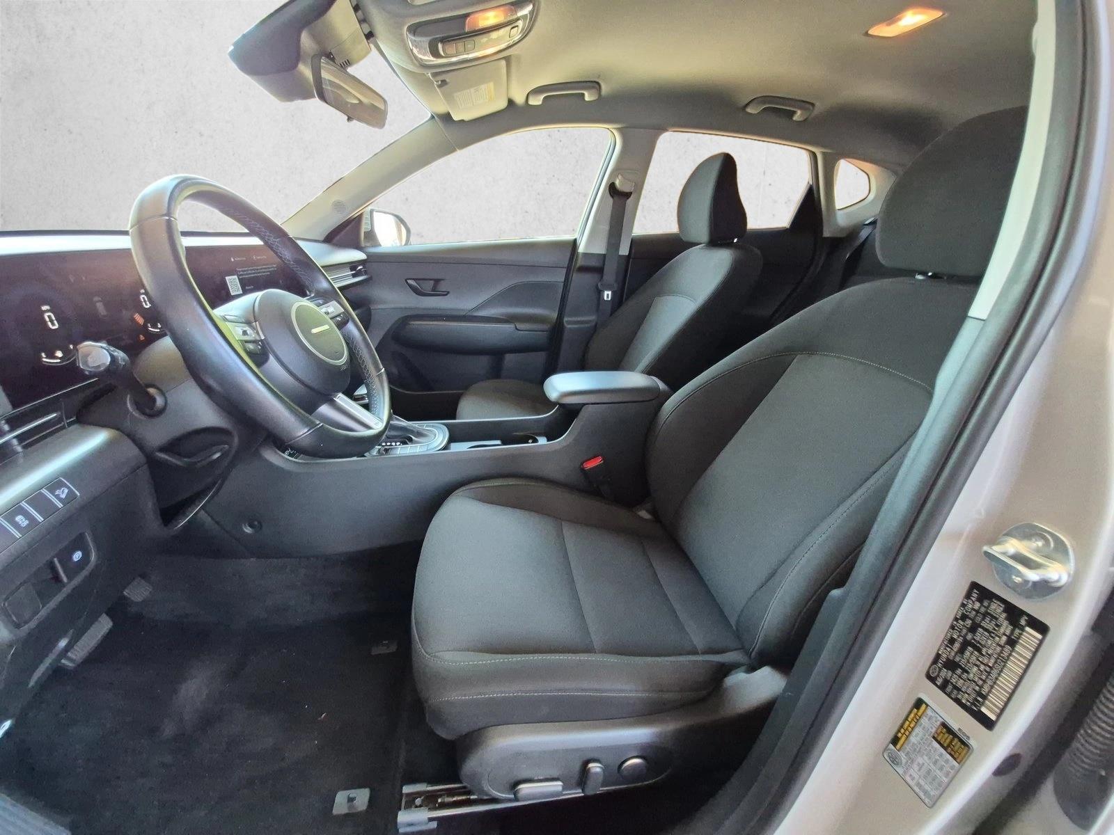 2025 Hyundai Kona SEL - Photo 15