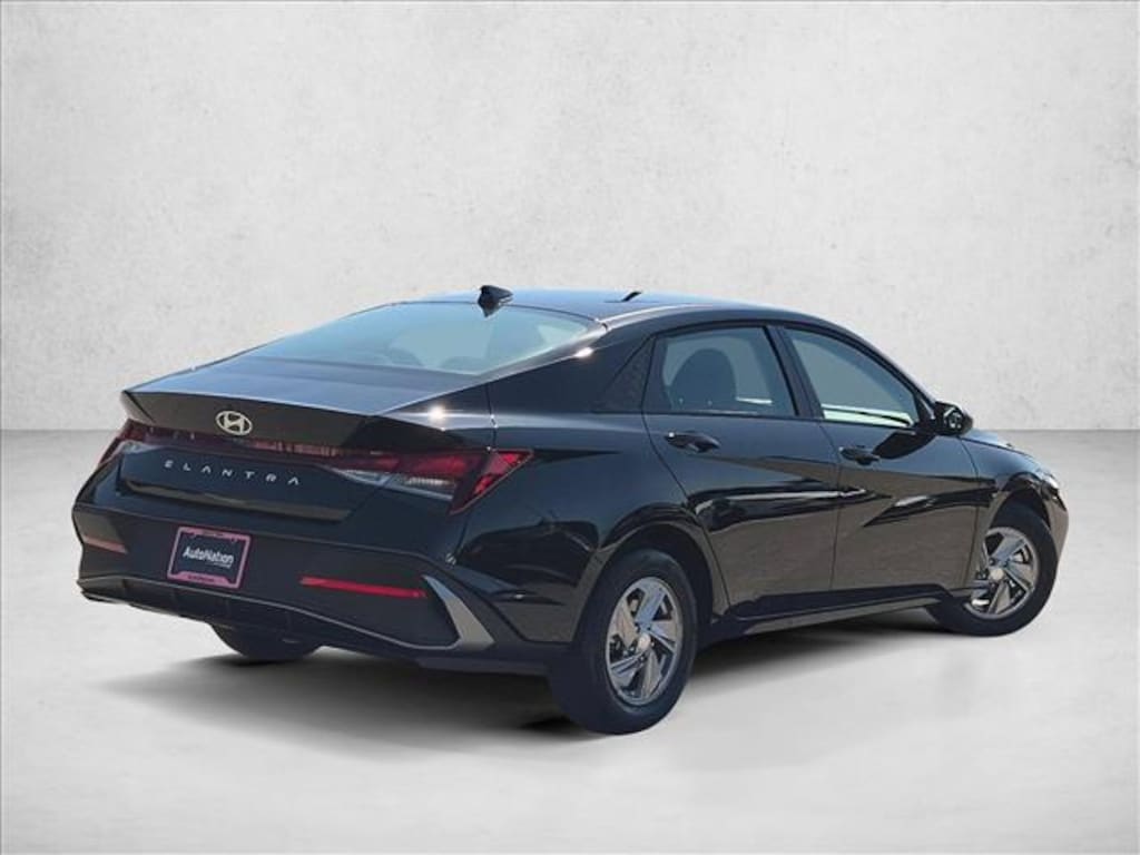 New 2026 Hyundai Elantra SE Sedan