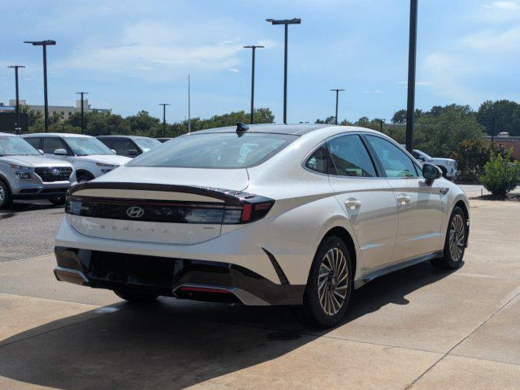New 2026 Hyundai Sonata Hybrid SEL Sedan