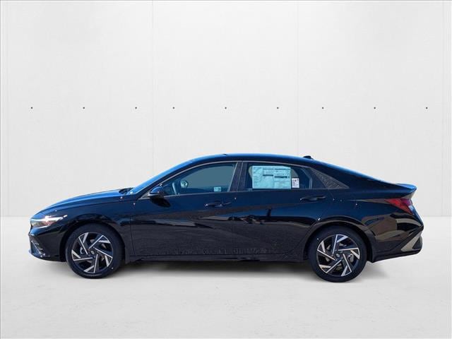 2025 Hyundai Elantra SEL - Photo 4